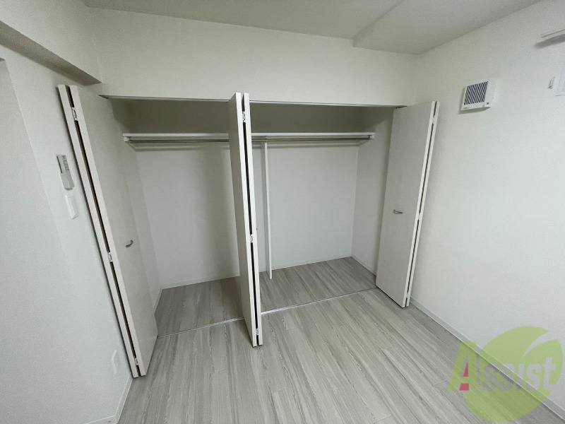 収納　寝室の収納です。部屋がすっきり片付きます。