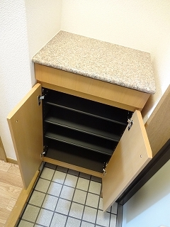 玄関　※別室の参考写真の為、現況優先です。