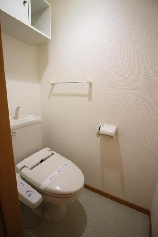トイレ　温水洗浄暖房便座付き
