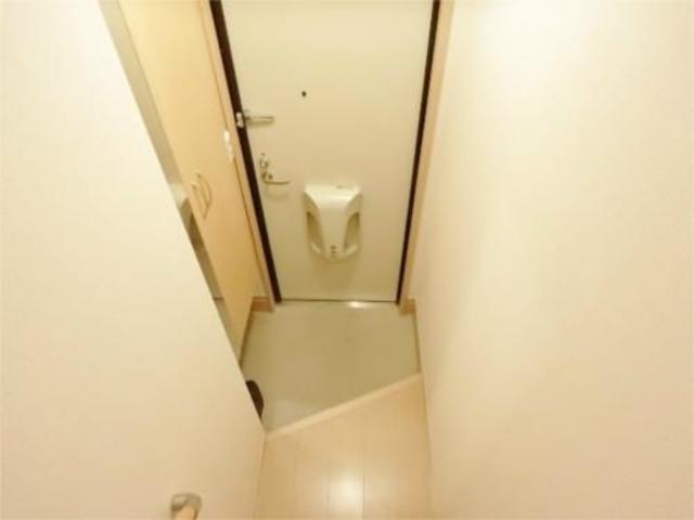 玄関　玄関収納たっぷり