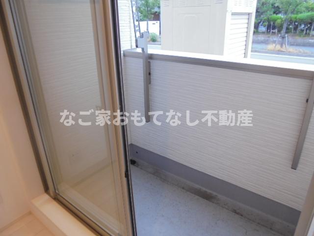 バルコニー　※写真は別号室です