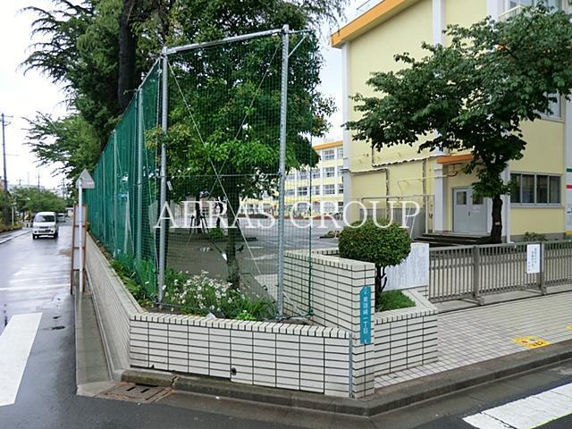 小学校　江戸川区立篠崎第三小学校（小学校）まで553m