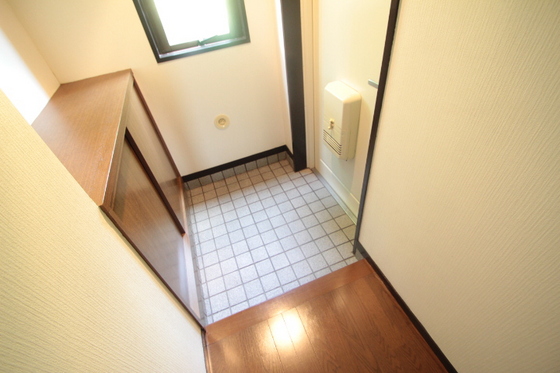 玄関　※別部屋の写真です