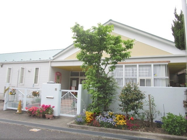 幼稚園・保育園　真野保育園（幼稚園・保育園）まで240m