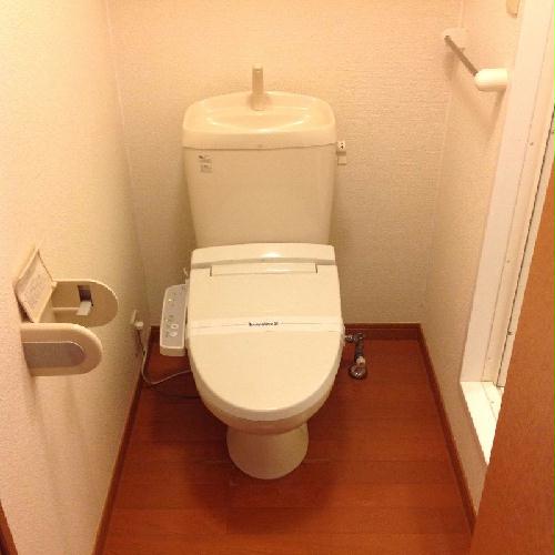 トイレ　温水便座付き