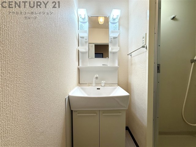 洗面設備　スペースが確保できる洗面所です☆