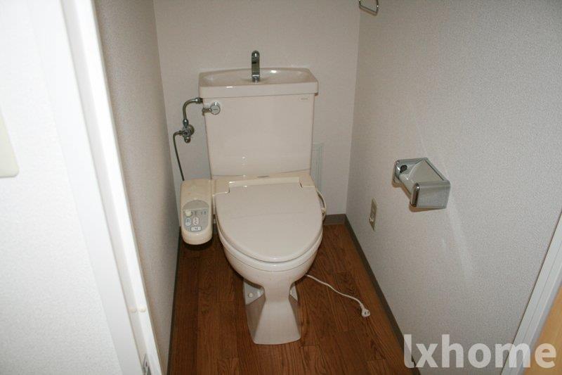 トイレ　トイレもきれいです