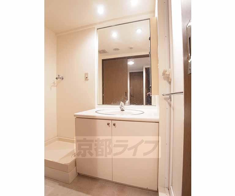 洗面設備　２０２号室