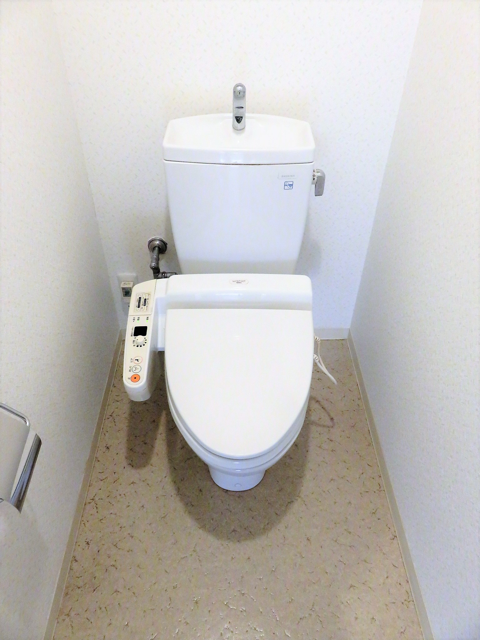 プランヴェール谷塚駅前のトイレ写真
