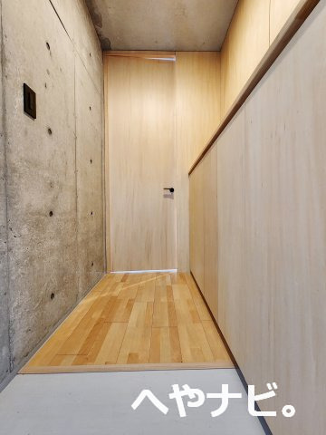 地下鉄東山線 名古屋駅 徒歩13分 4階建 築6年の玄関写真