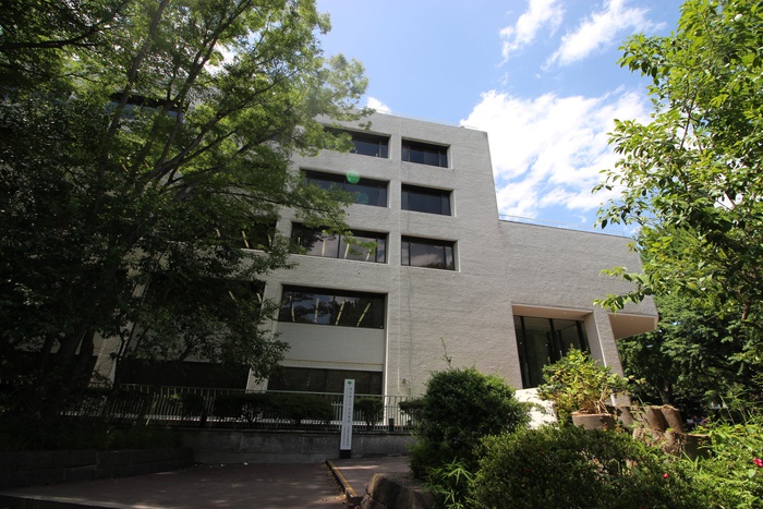 図書館　中央図書館（図書館）まで850m