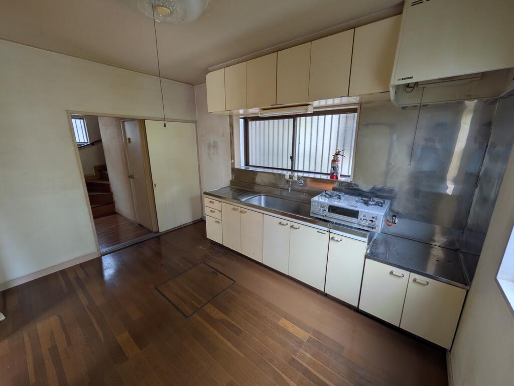 初声町和田一戸建貸家のキッチン写真