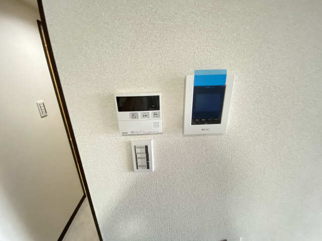 セキュリティ　モニター付きインターホン