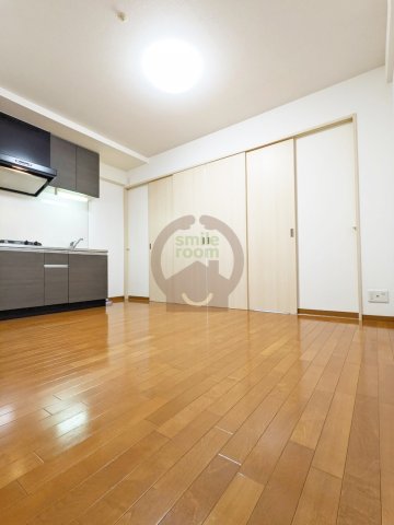 グリッドコート天神橋の居間写真