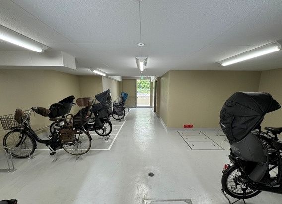 駐車場　駐輪場です