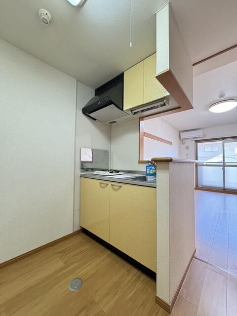 キッチン　写真は別の部屋のものです。