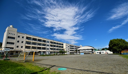 小学校　横浜市立本郷小学校（小学校）まで613m
