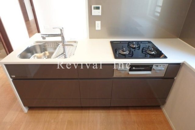 キッチン　3口ガスコンロのシステムキッチン