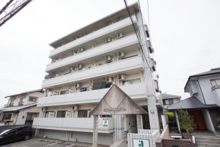 松山市平井町のマンションの建物外観