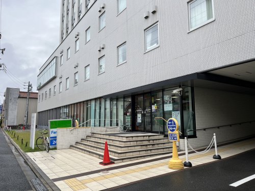 コンビニ　ファミリーマート ばんたね病院店（コンビニ）まで349m