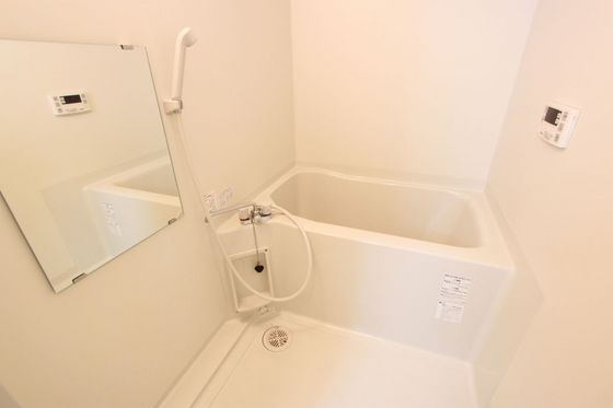 バス・シャワールーム　※別部屋の写真です