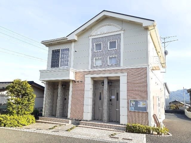 北九州市小倉南区葛原本町のアパートの建物外観