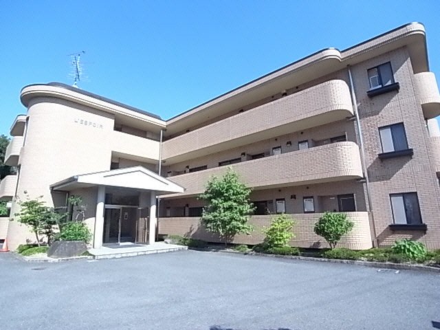 奈良市藤ノ木台のマンションの建物外観