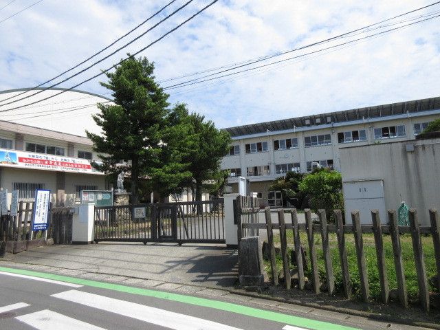 【大牟田市大字今山のアパートの小学校】