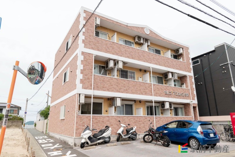 【福岡市西区今宿駅前のアパートの建物外観】