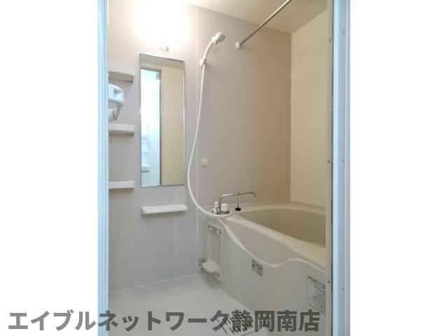 バス・シャワールーム　お風呂で日々の疲れを落としましょう