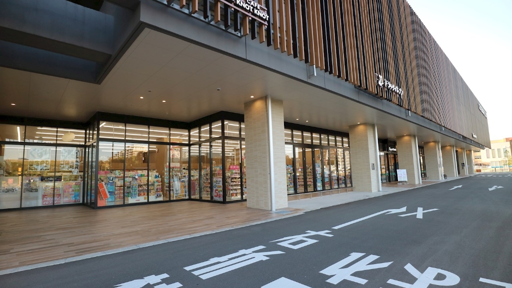 【福岡市東区香椎照葉のマンションのスーパー】