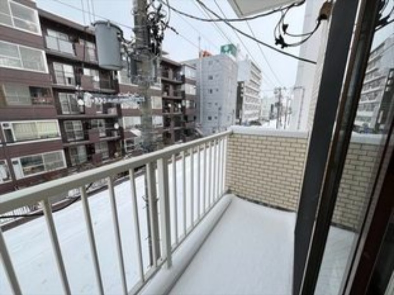 【札幌市白石区平和通のマンションのバルコニー】