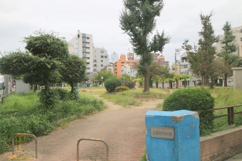 【プレサンス大国町アドロッソの公園】