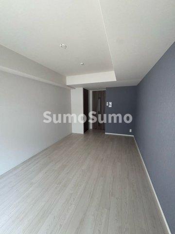 その他部屋・スペース　落ち着いた色調の寝室です