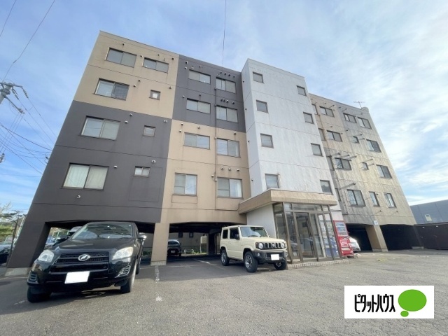 室蘭市東町のマンションの建物外観