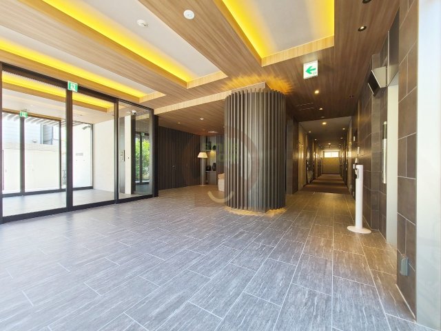 【大阪市旭区赤川のマンションのエントランス】