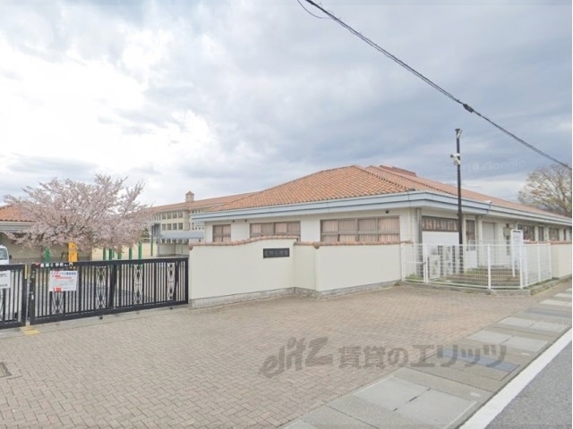 小学校　豊郷小学校（小学校）まで400m