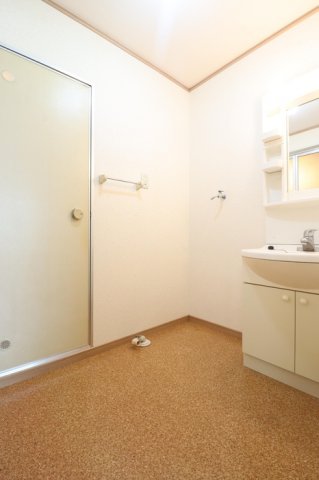 洗面設備　使いやすい洗面所です