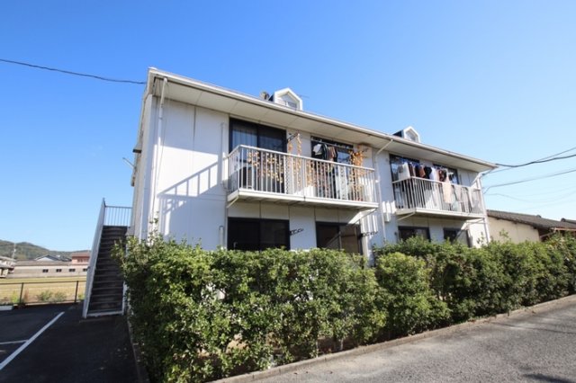 建物外観　落ち着いた雰囲気の外観です