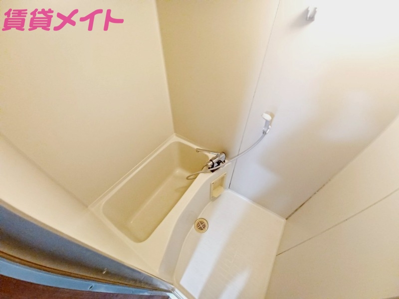 バス・シャワールーム　同物件別部屋のお写真です。