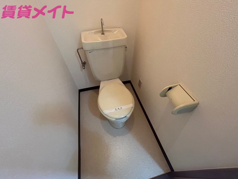 トイレ　同物件別部屋のお写真です。