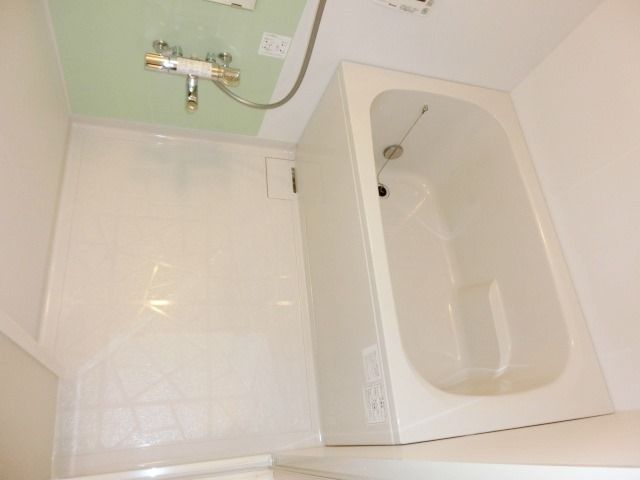 バス・シャワールーム　追焚付きのバス。