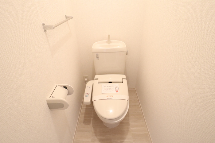 トイレ　温水洗浄暖房便座