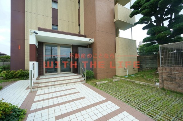 エントランス　清潔なエントランスです