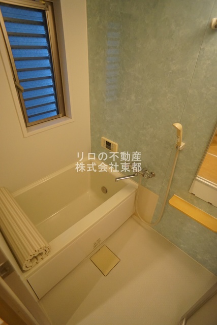 バス・シャワールーム　追い焚き機能付き！生活時間の違う家族には便利です☆