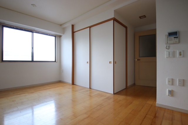 居室・リビング　※他号室のお写真のため、現況優先です