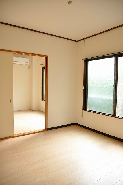 居室・リビング　洋室4.5畳　※写真は今回募集の部屋とは異なります