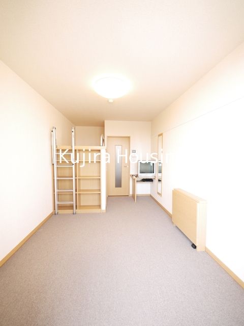 居室・リビング　★ハイベッドタイプのお部屋です☆