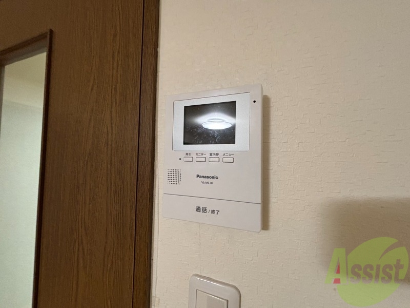 セキュリティ　ＴＶモニター付インターホンです。来客者の顔が見えるので安心！