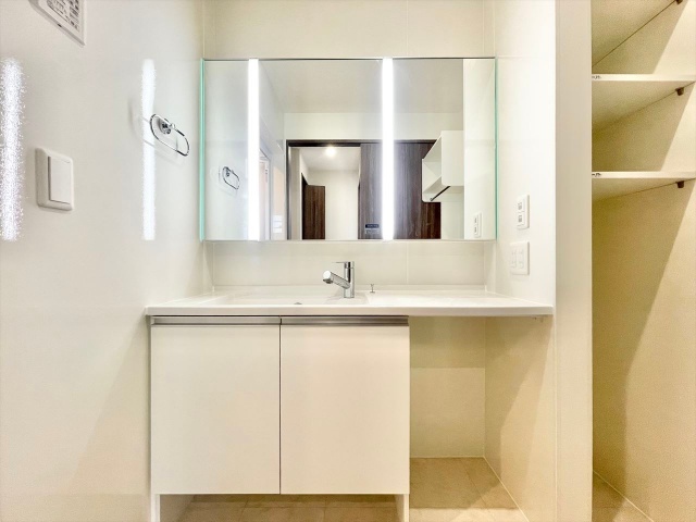 洗面設備　※同一建物内１０１号室内装写真転載